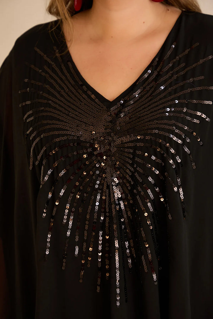 Svečana tunika s naglaskom od šljokica u ležernom kroju u crnoj boji