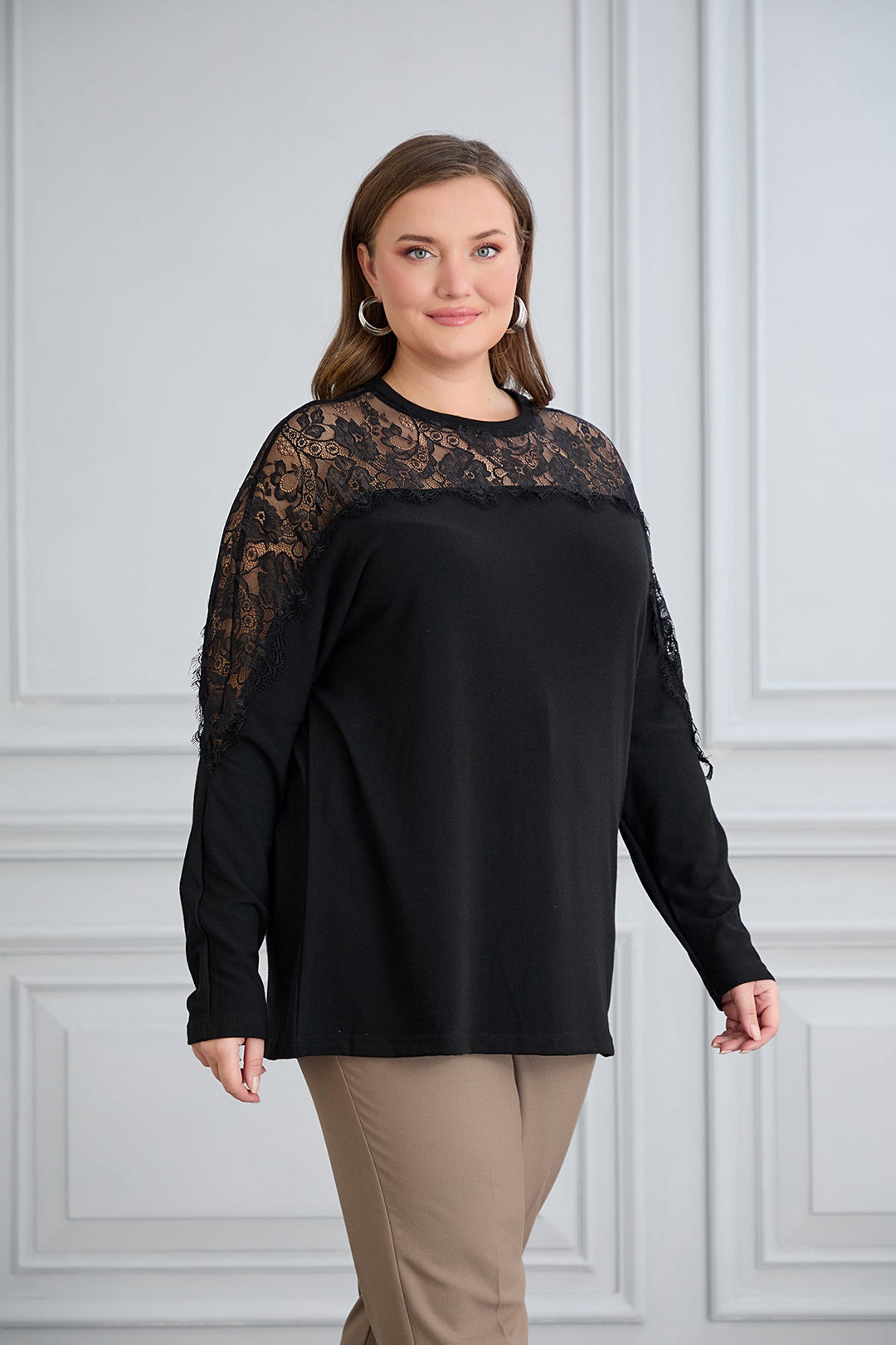Elegantna majica od viskoze s čipkom