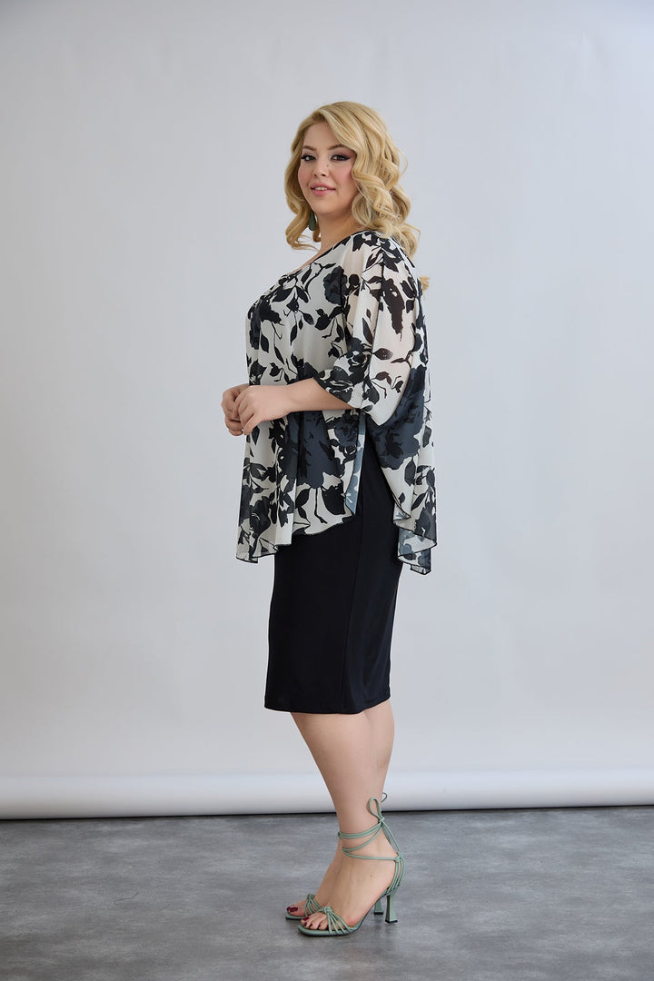 Haljina od šifona s naglaskom na ramenima - cvjetni uzorak