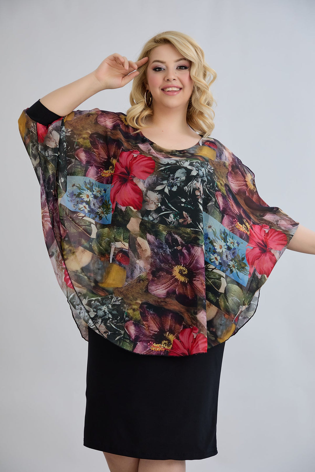 Haljina od šifona s naglaskom na ramenima - Bordo