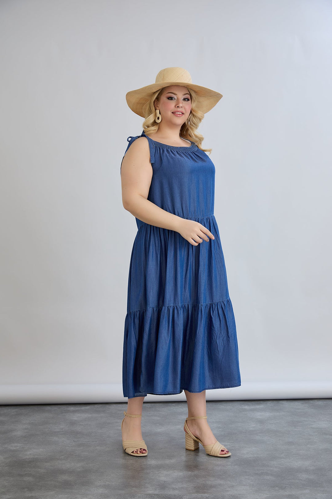 Lagana ljetna haljina od trapera s volanima