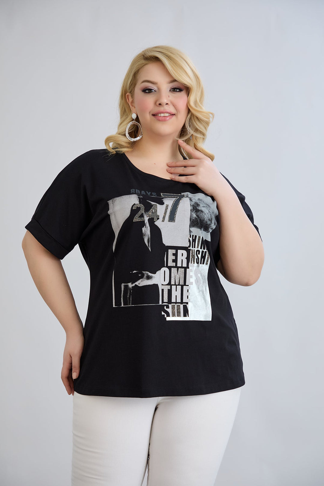 Majica s printom i ukrasnim kamenčićima - Crna