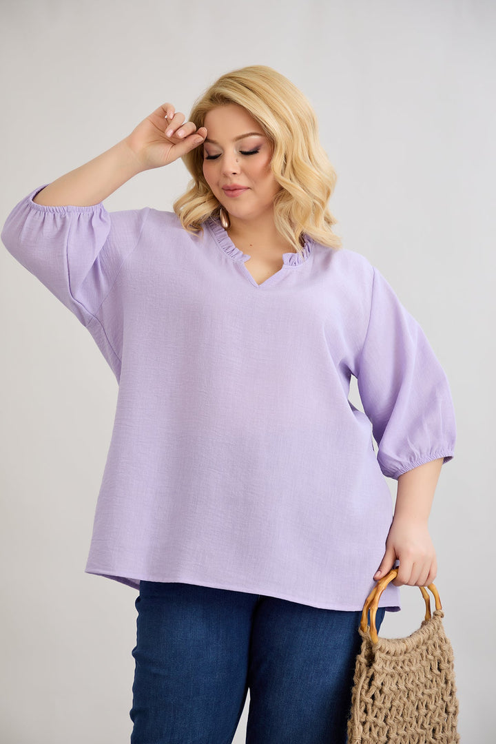 Bluzica s volanom na izrezu i 3/4 rukavima