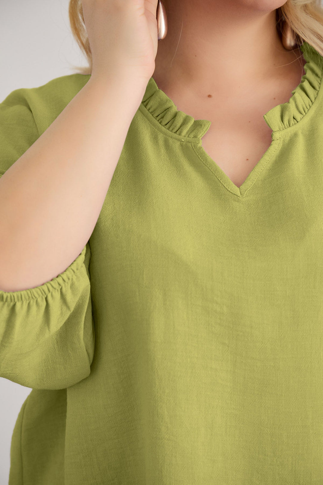 Bluzica s volanom na izrezu i 3/4 rukavima - Pistacija