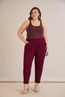 Elastične ženske hlače s gumbima u bordo boji