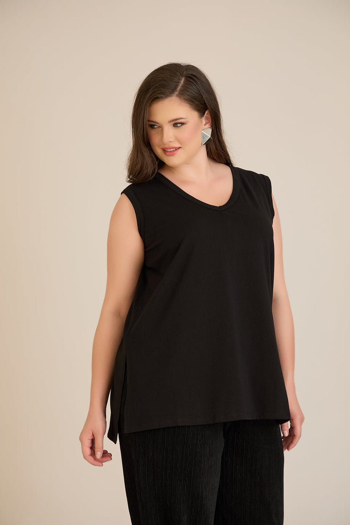 Pamučni top s atraktivnim leđima u crnoj boji