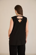 Pamučni top s atraktivnim leđima u crnoj boji