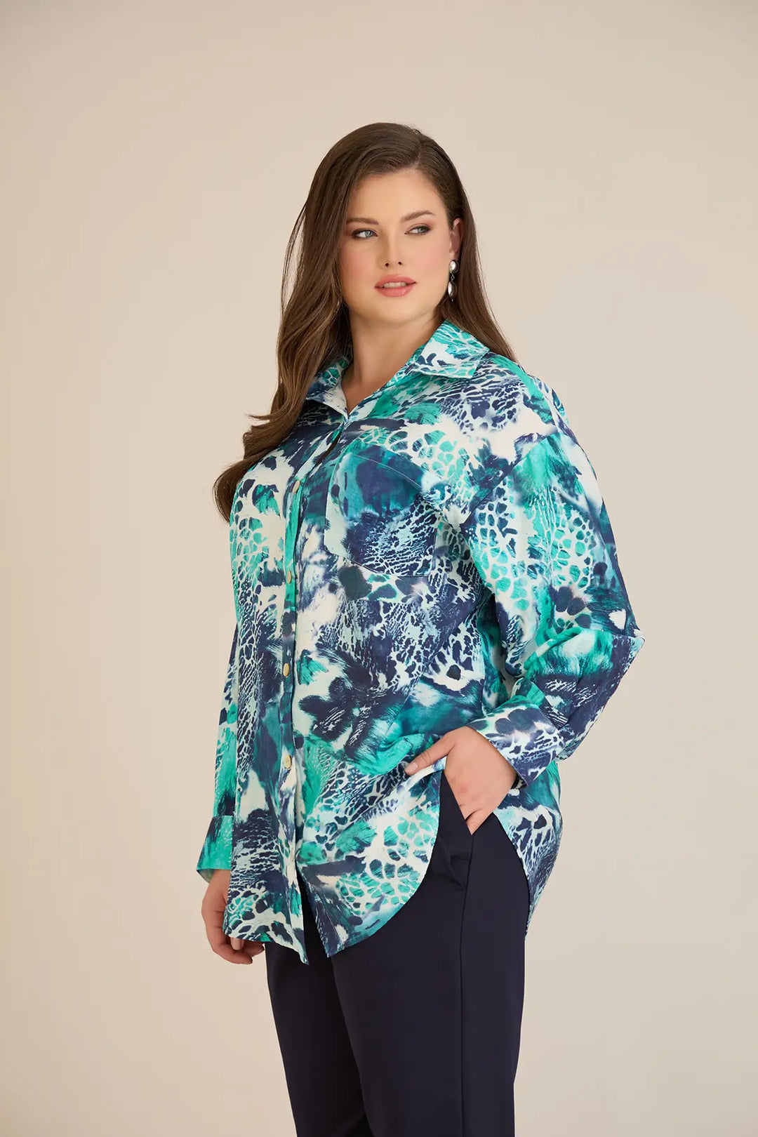 Elegantna košulja od fine viskoze u tirkiznoj boji