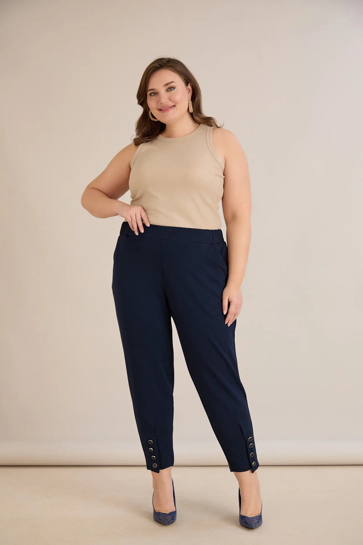 Elastične ženske hlače s gumbima u tamno plavoj boji