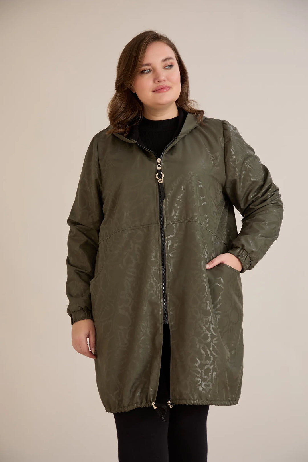 Proljetna parka s pamukom i elastičnom podstavom u kaki boji