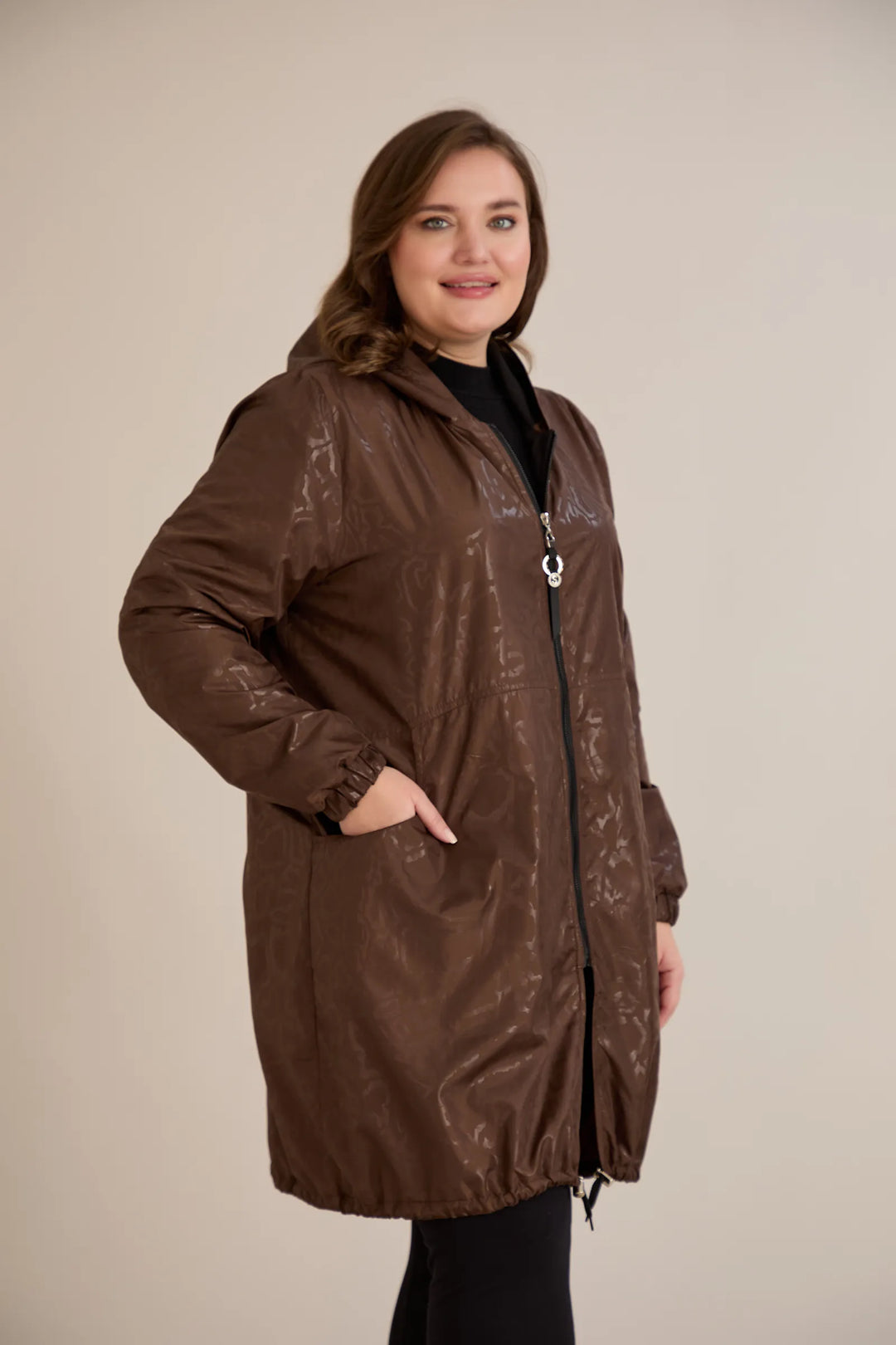 Proljetna parka s pamukom i elastičnom podstavom u boji čokolade