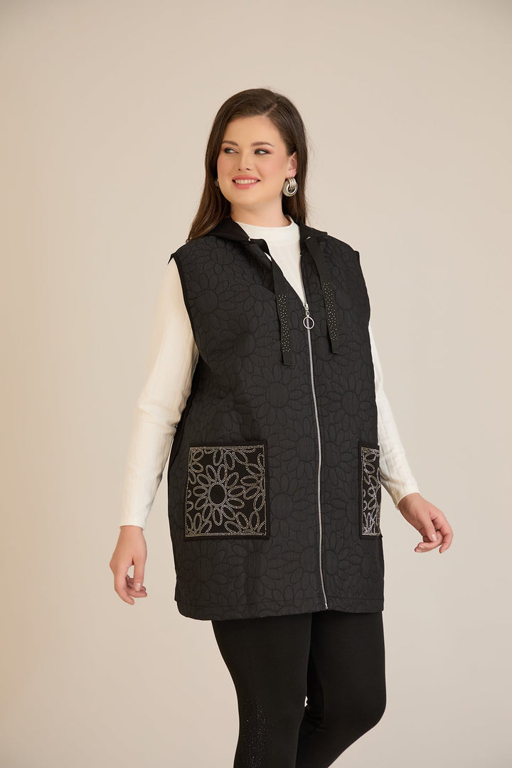 Prsluk s kapuljačom i kamenčićima od reljefnog materijala