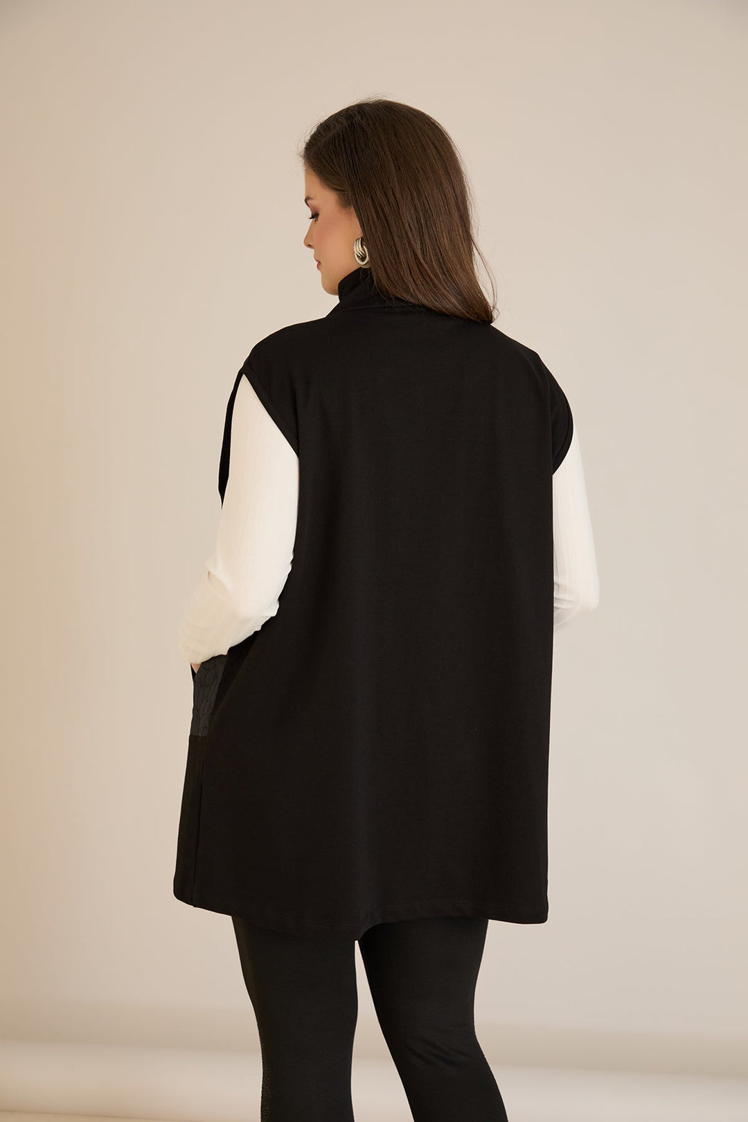 Ženski pleteni prsluk s aplikacijom zvijezde