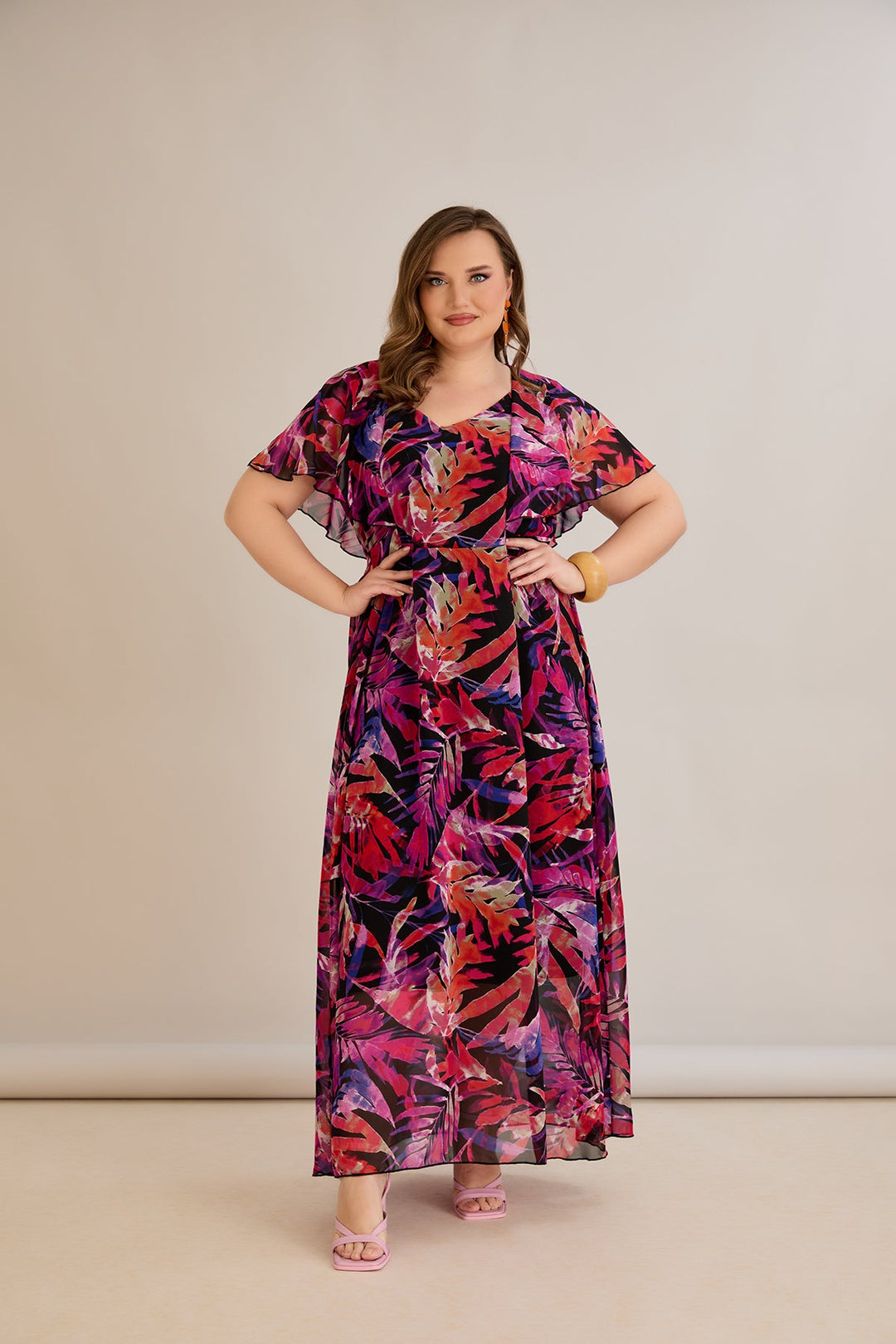 Lagana duga haljina s elastičnom podstavom i jarkim bojama