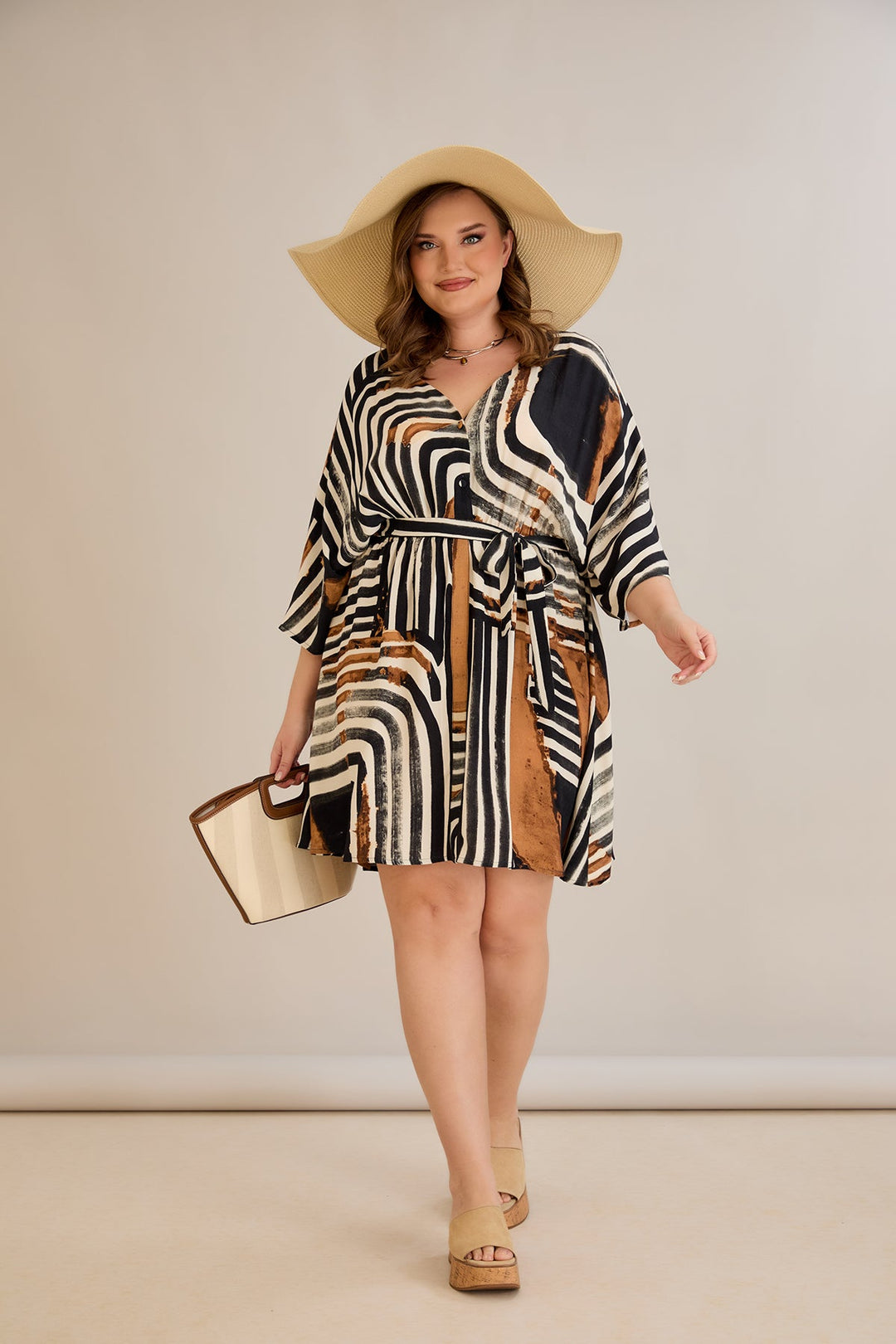 Tunika od viskoze s remenom i modernim printom - 10835