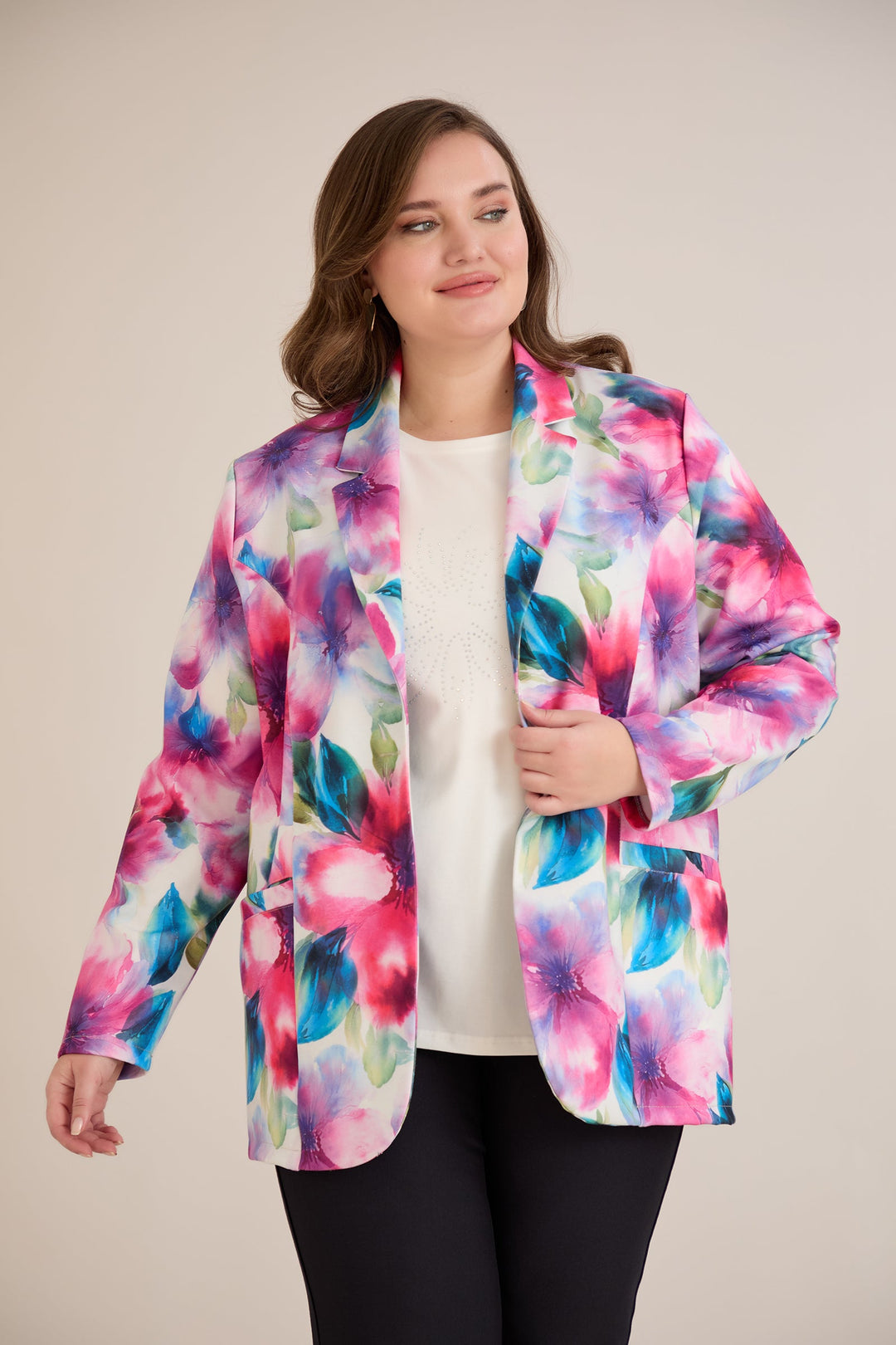 Sportsko-elegantni sako s reverom i kopčanjem – Cvjetni