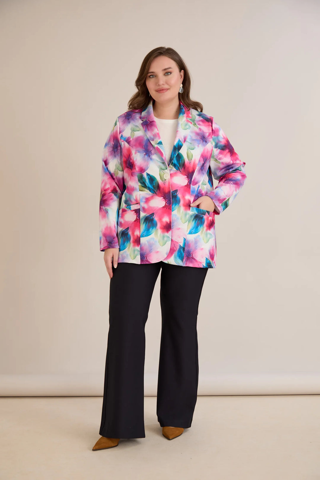 Hlače zvonolikog kroja s efektom oblikovanja