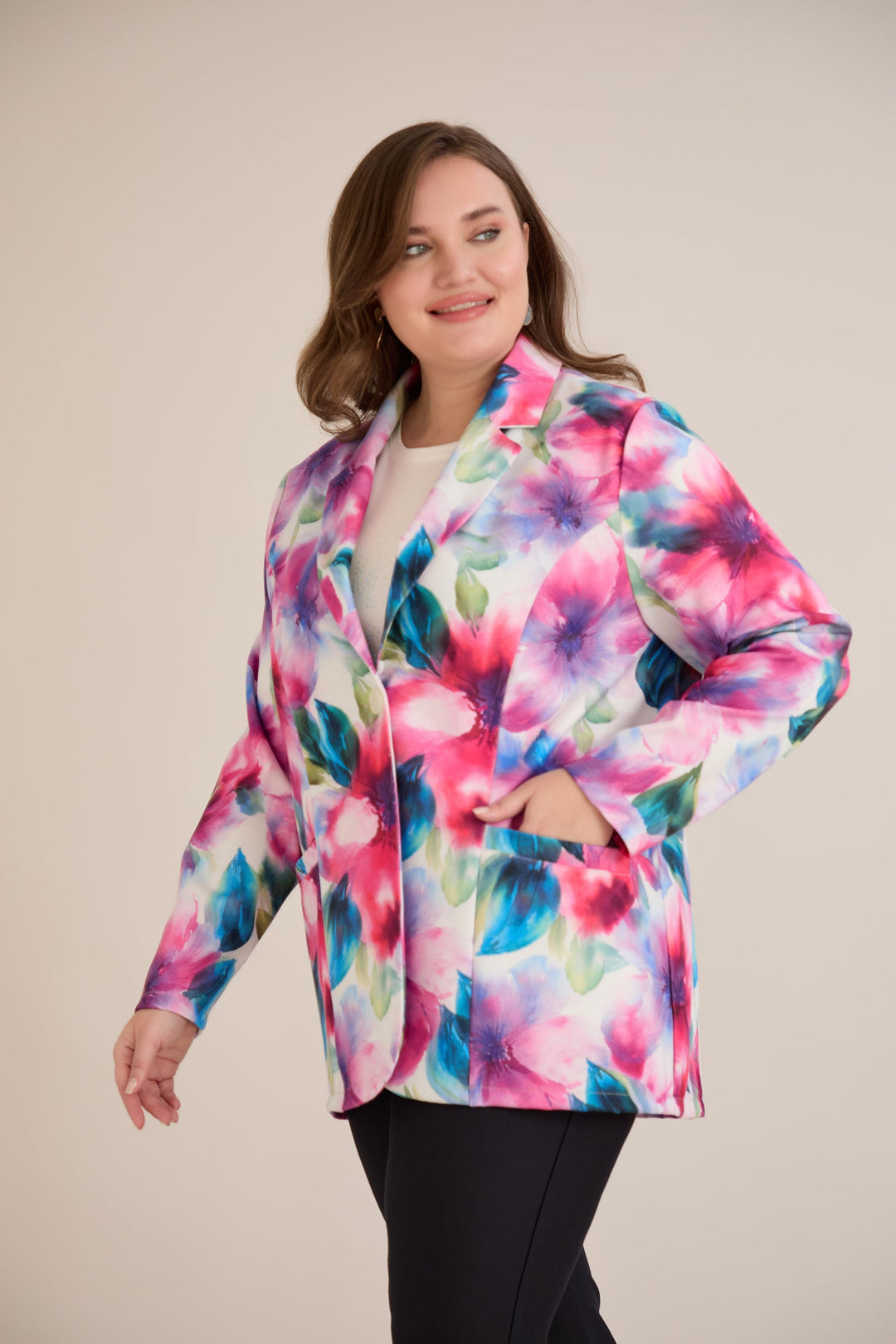 Sportsko-elegantni sako s reverom i kopčanjem – Cvjetni