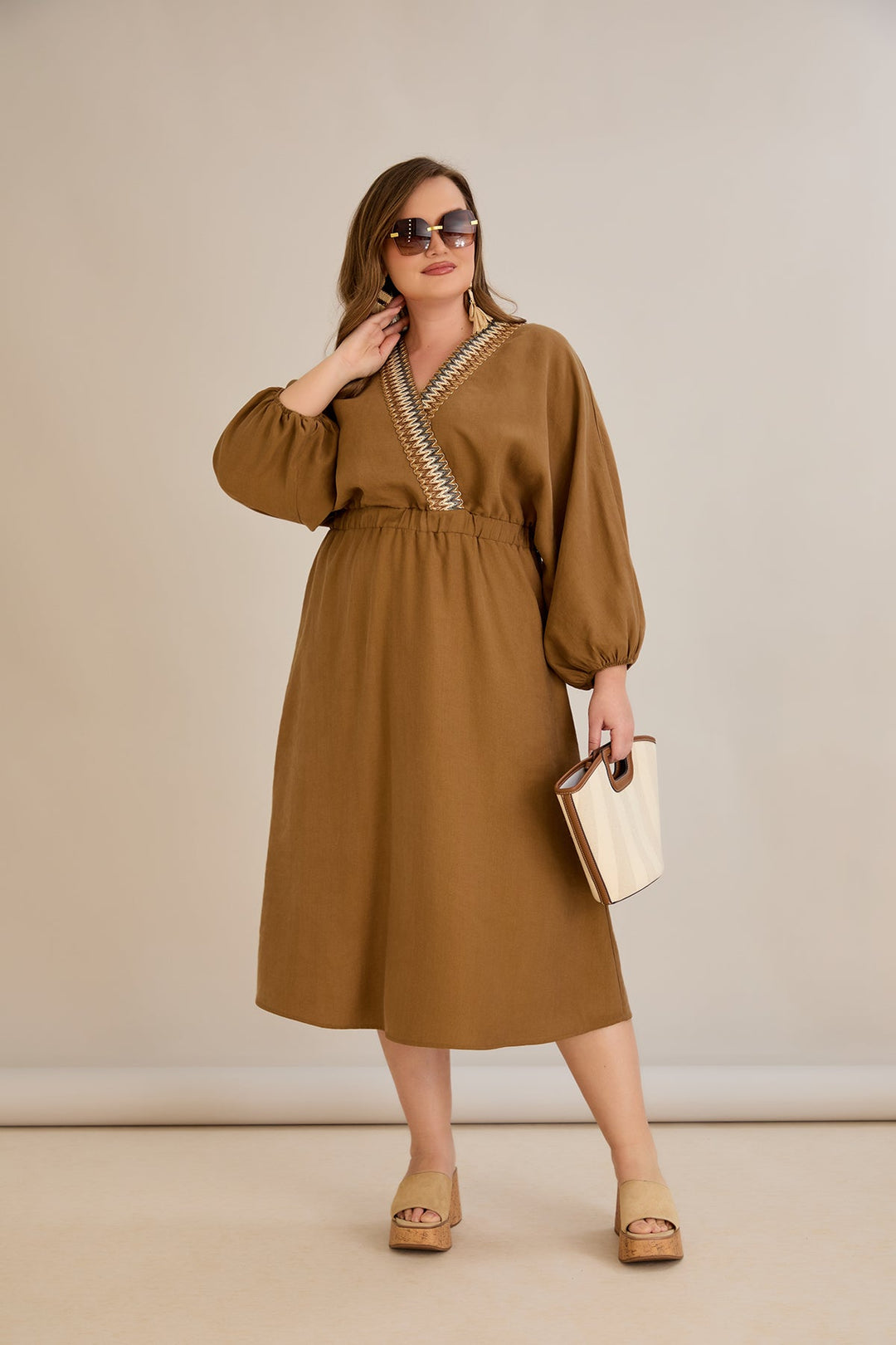 Tencel haljina s ukrasnim dekolteom i elastičnim strukom - Kave - 10964