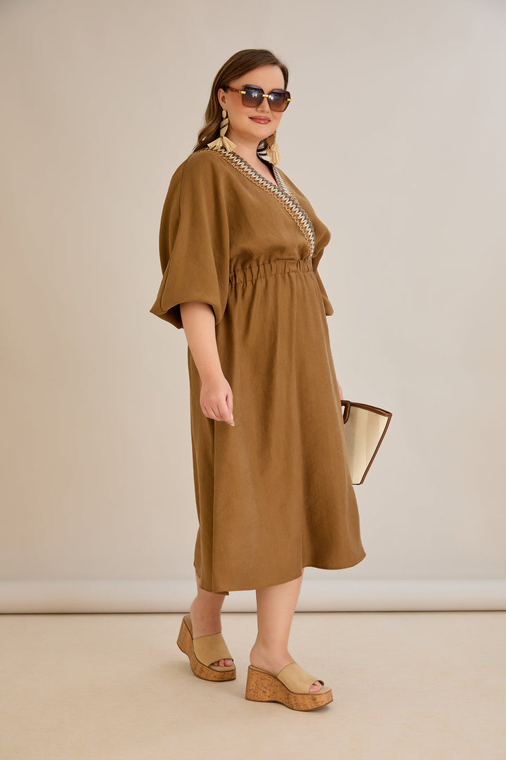 Tencel haljina s ukrasnim dekolteom i elastičnim strukom - Kave - 10964