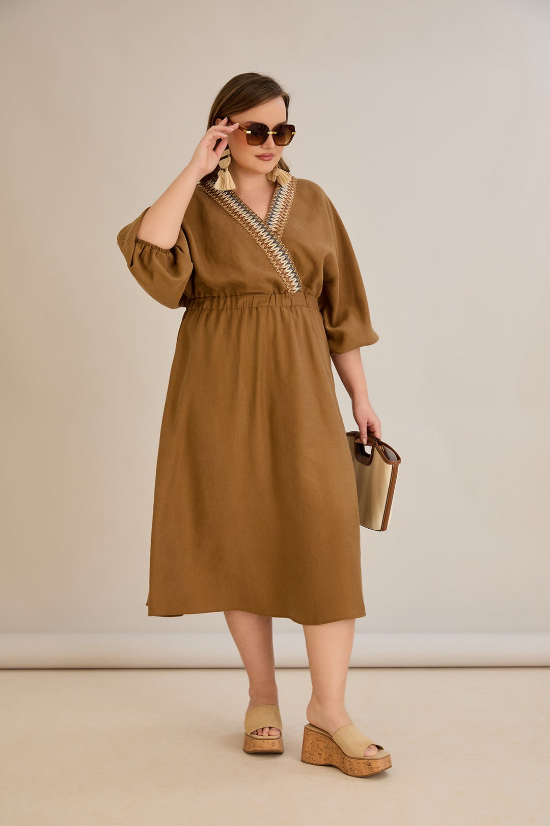 Tencel haljina s ukrasnim dekolteom i elastičnim strukom - Kave - 10964