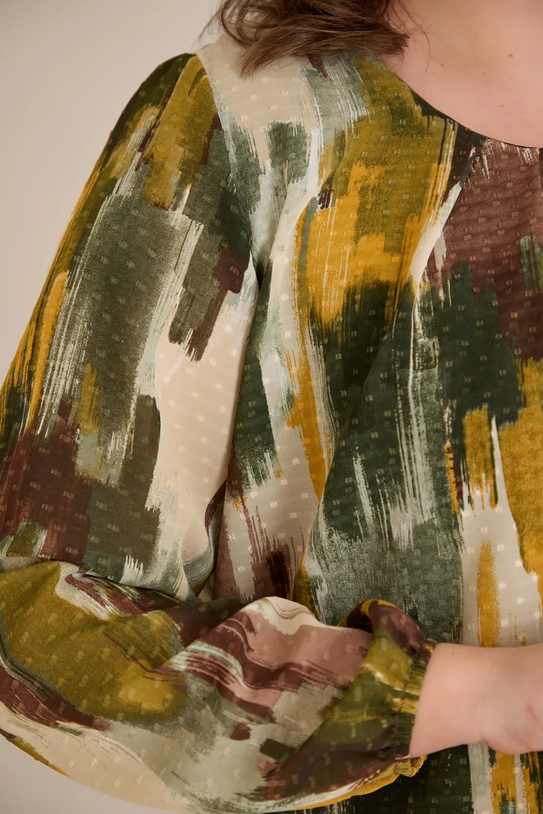 Bluza širokog kroja od šifona