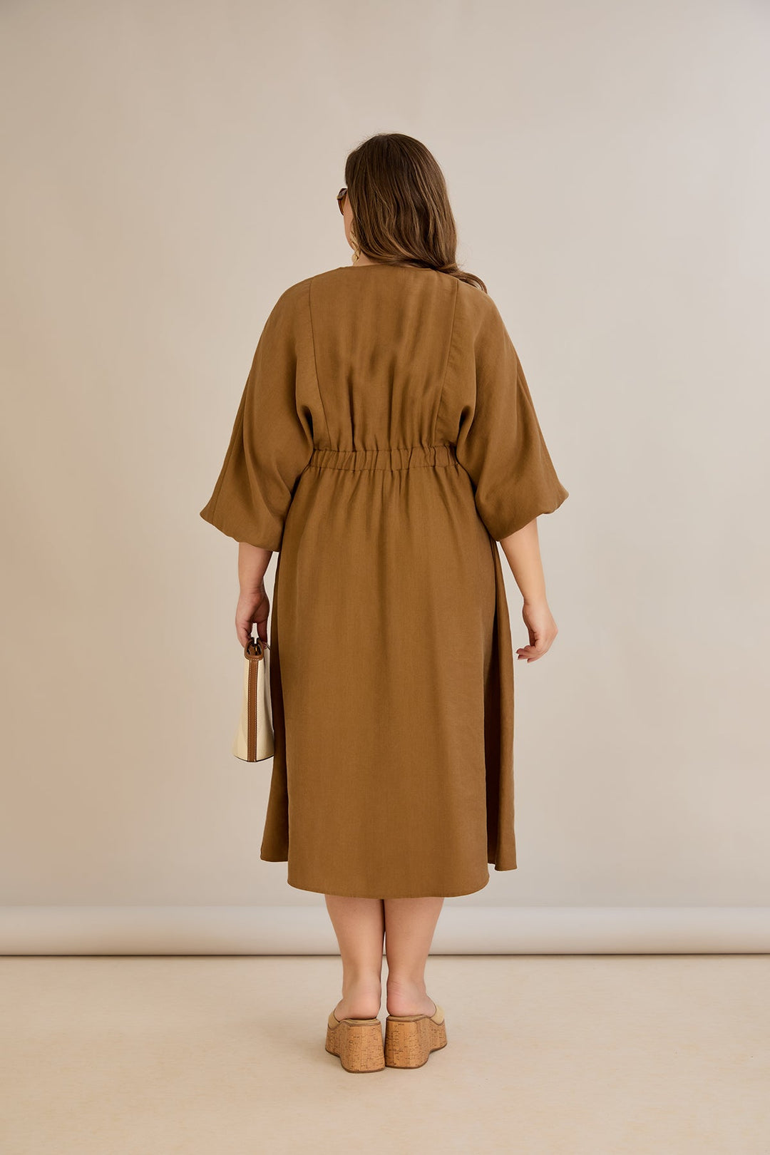 Tencel haljina s ukrasnim dekolteom i elastičnim strukom - Kave - 10964