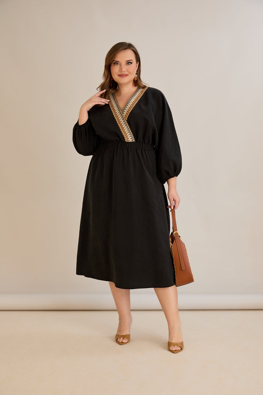 Tencel haljina s ukrasnim dekolteom i elastičnim strukom - Crna - 10964