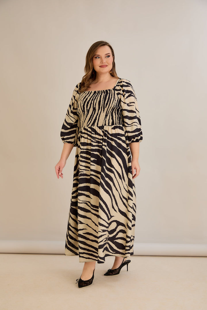 Duga ljetna haljina s kvadratnim izrezom – animal print