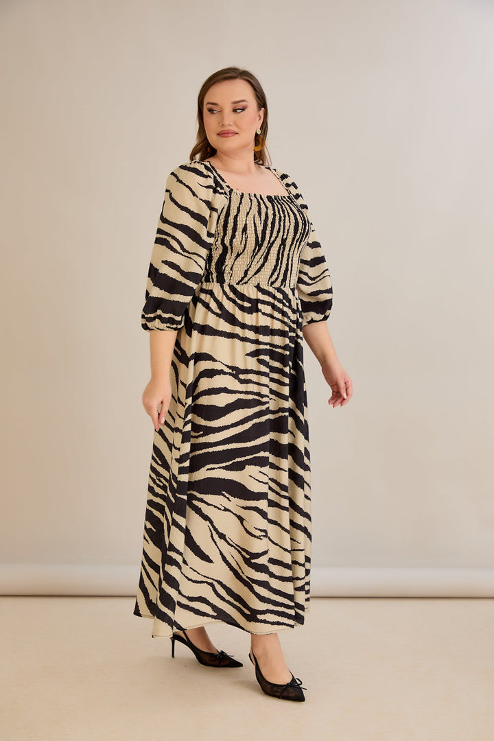 Duga ljetna haljina s kvadratnim izrezom – animal print