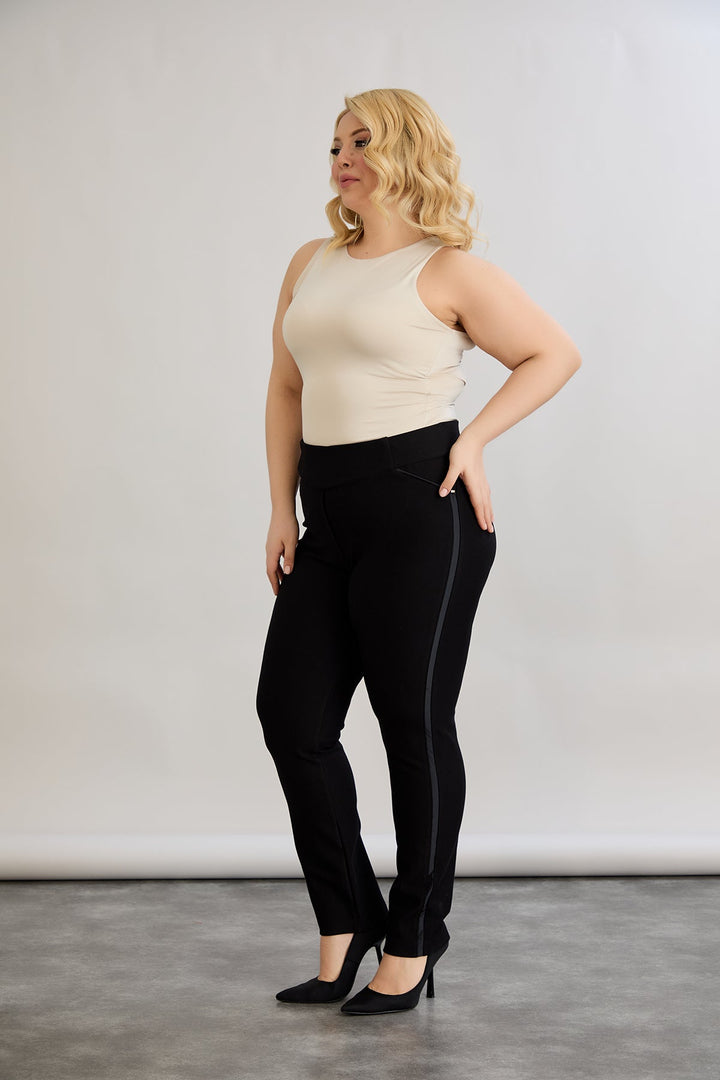 Elastic fit hlače Boris velike veličine - satenasti detalj