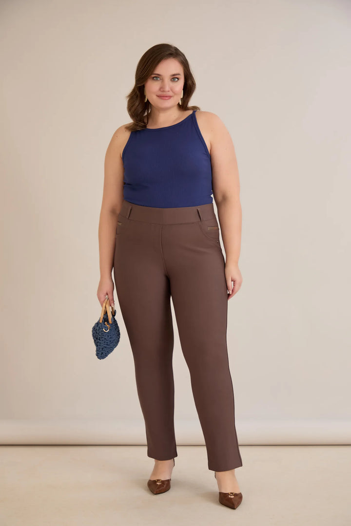 Hlače s efektom oblikovanja u vizon boji