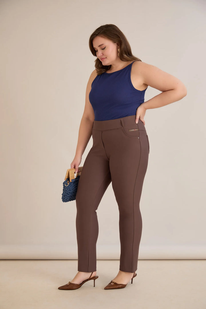 Hlače s efektom oblikovanja u vizon boji