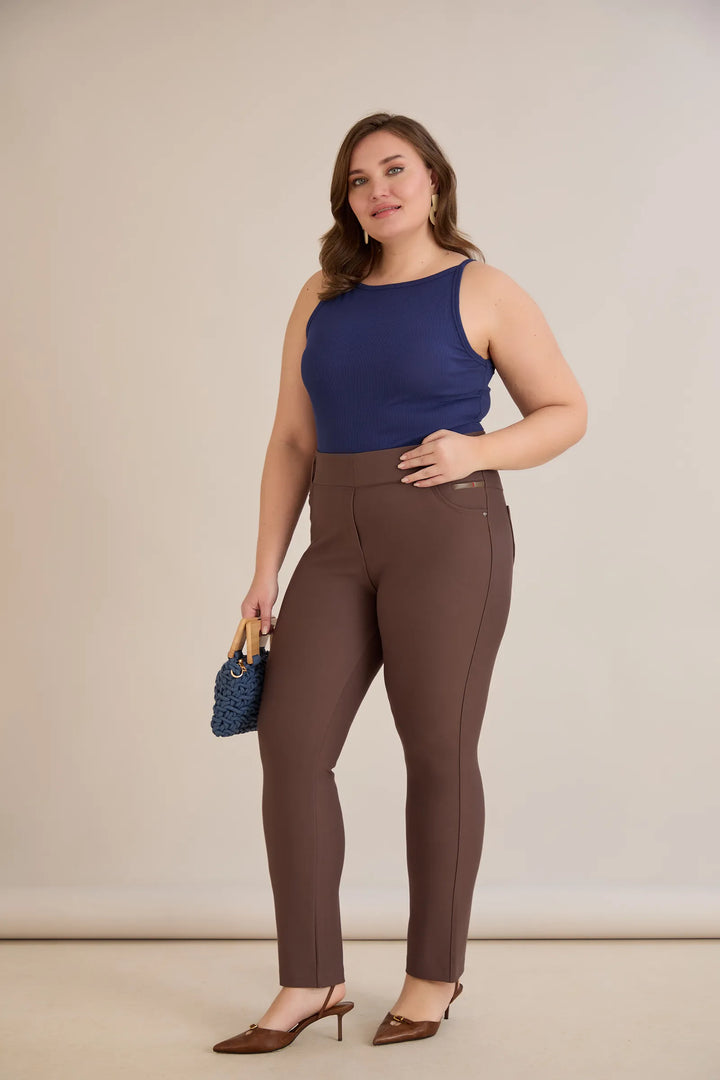 Hlače s efektom oblikovanja u vizon boji