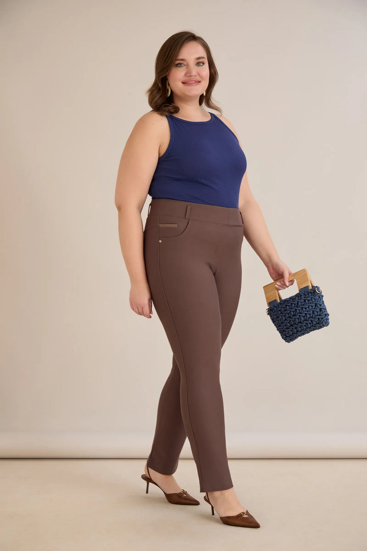 Hlače s efektom oblikovanja u vizon boji