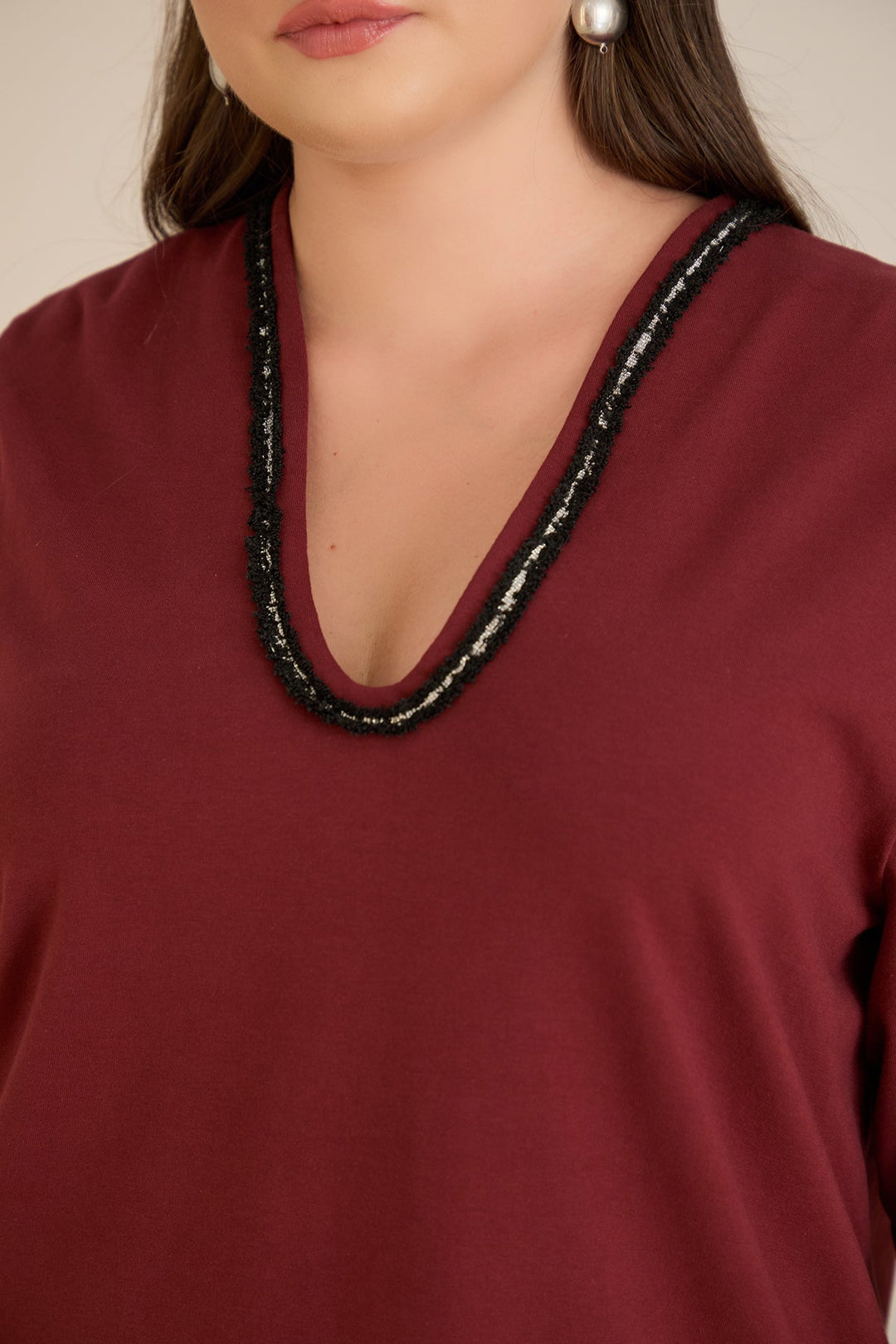 Pamučna bluza sa V dekolteom i srebrnim obrubom