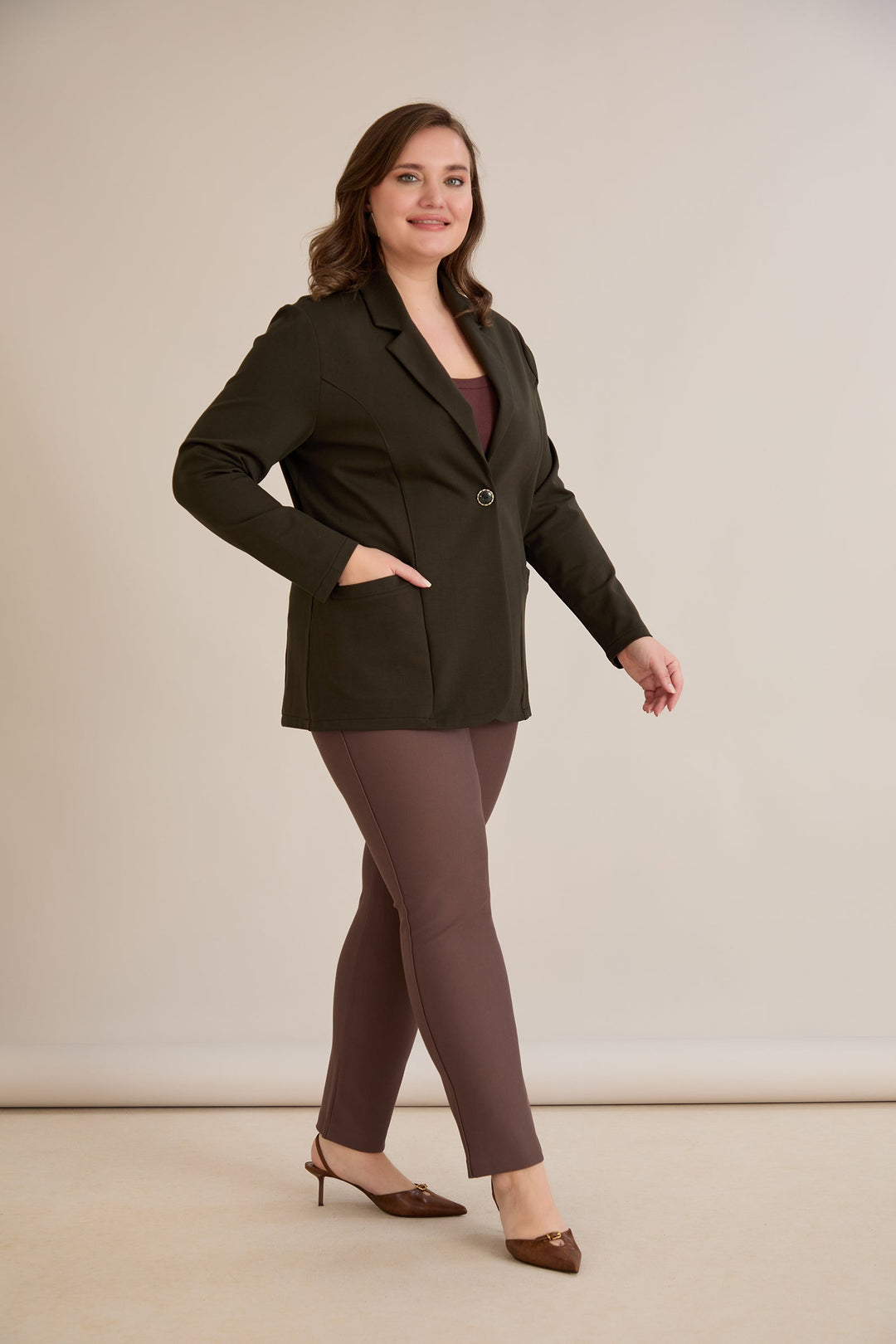 Sportsko-elegantni sako s reverom i kopčanjem – Tamno zeleni