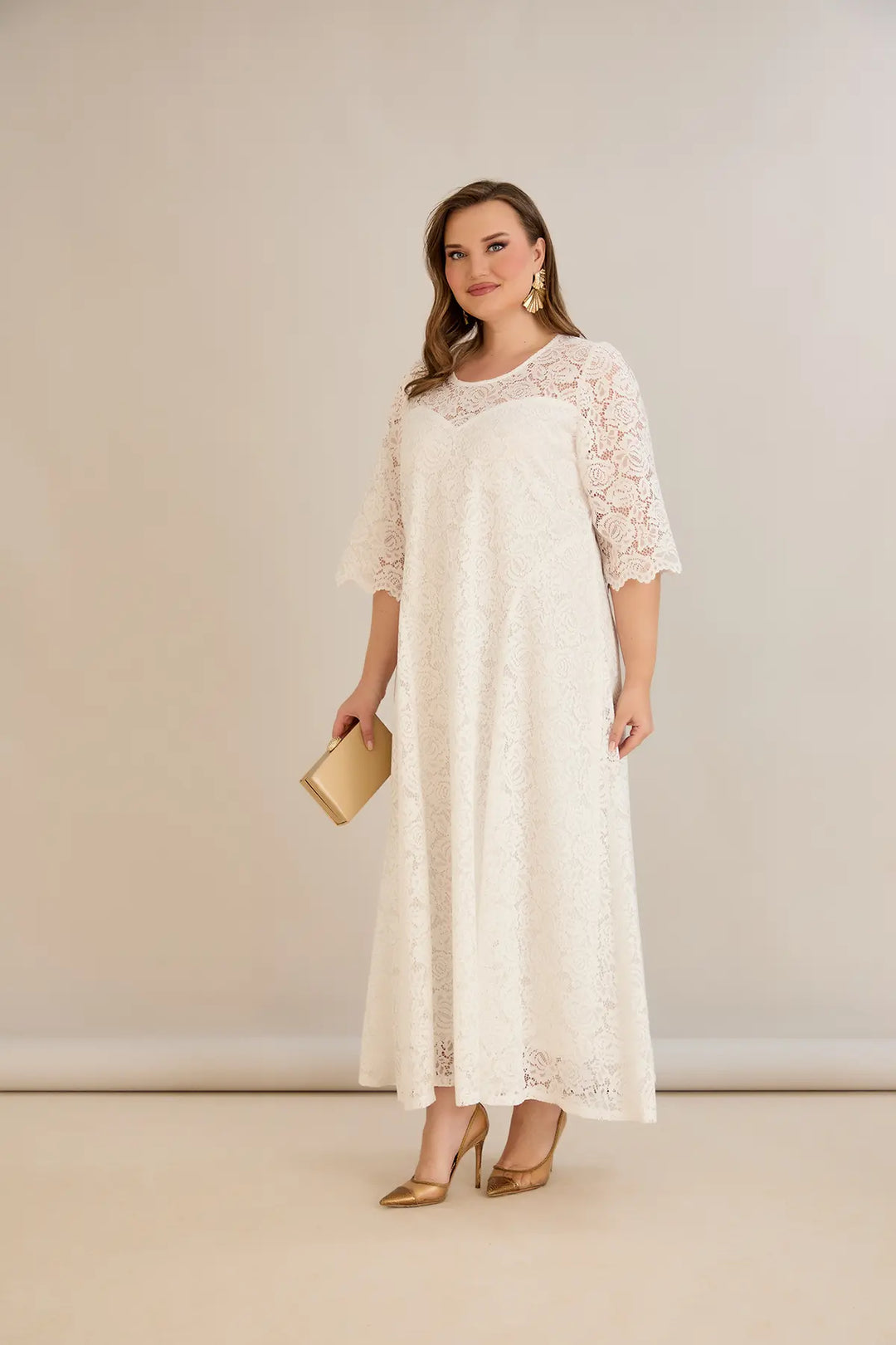 Сватбена рокля за пълни жени