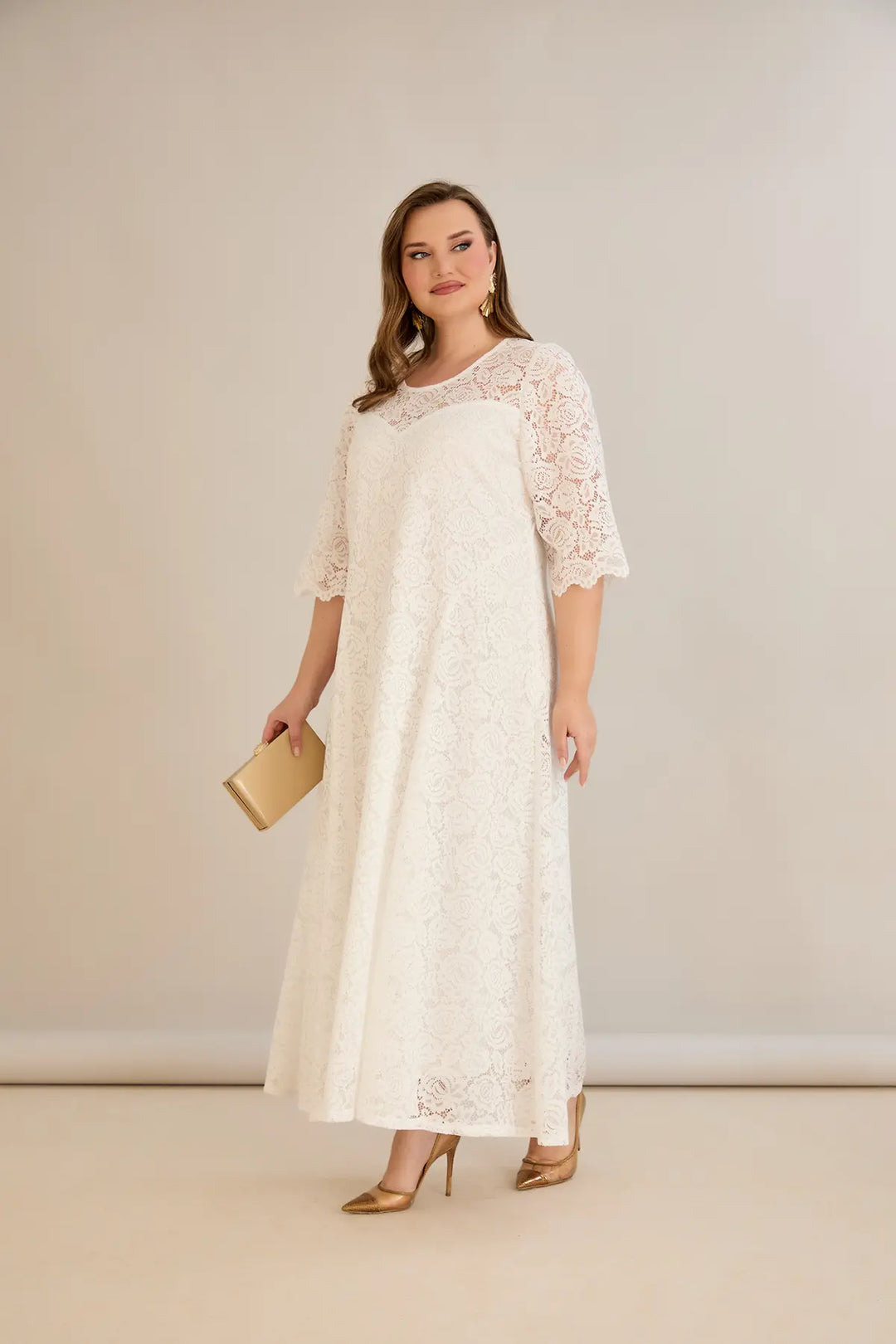 Дълга сватбена рокля от дантела големи размери