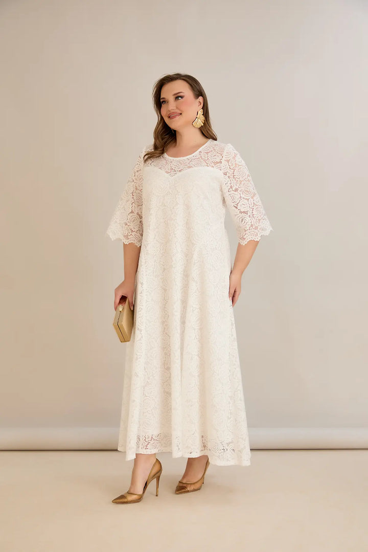 Duga vjenčanica A-kroja od čipke