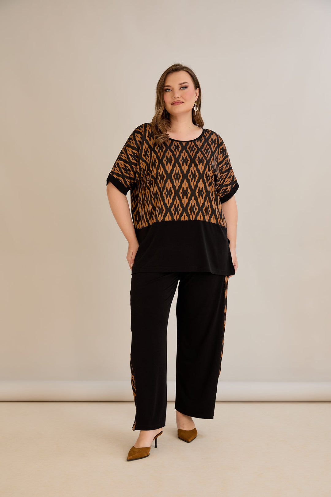 Set od 2 dijela s naglaskom na leđima