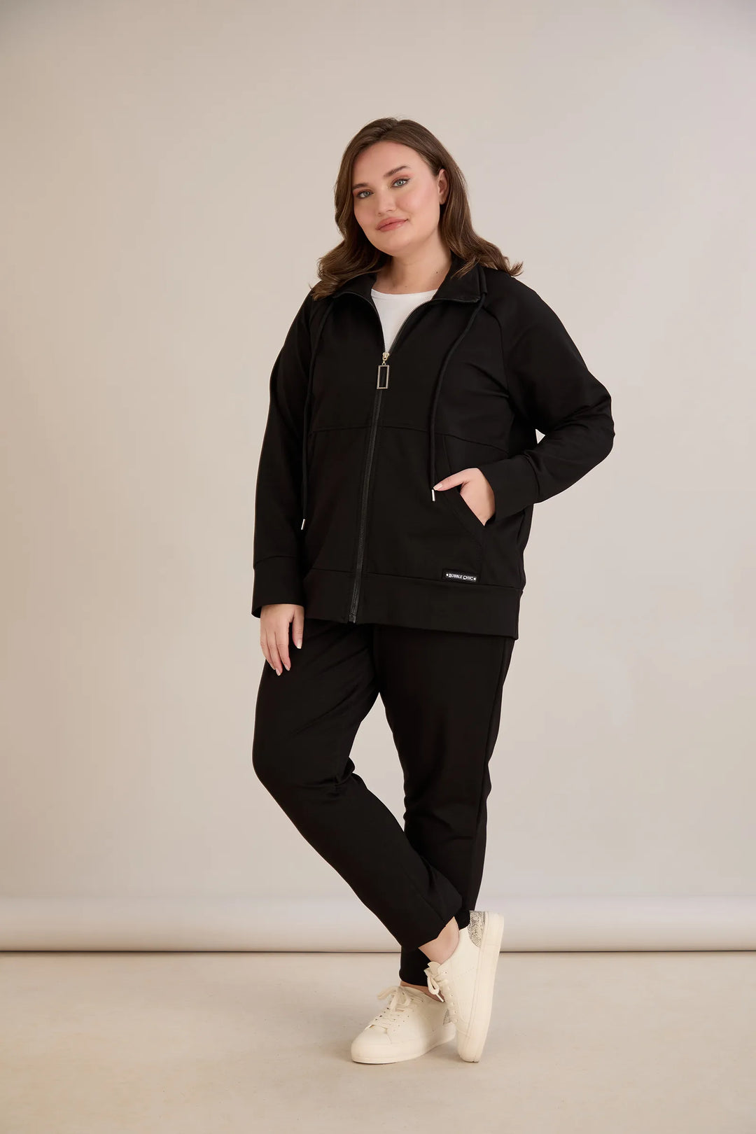 Gornji dio s patentnim zatvaračem i džepovima – crni