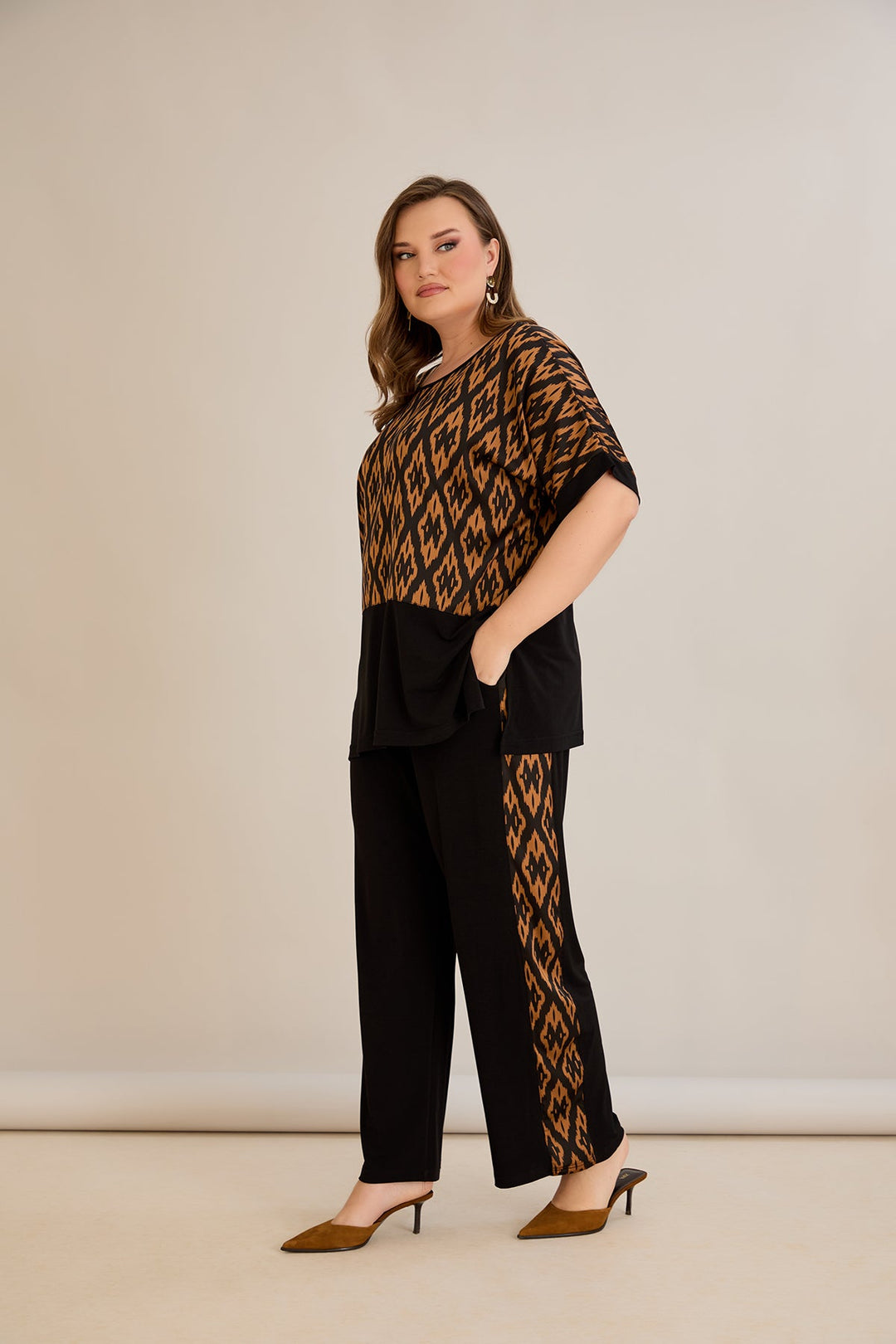 Moderan set od 2 dijela – velike veličine za punije žene
