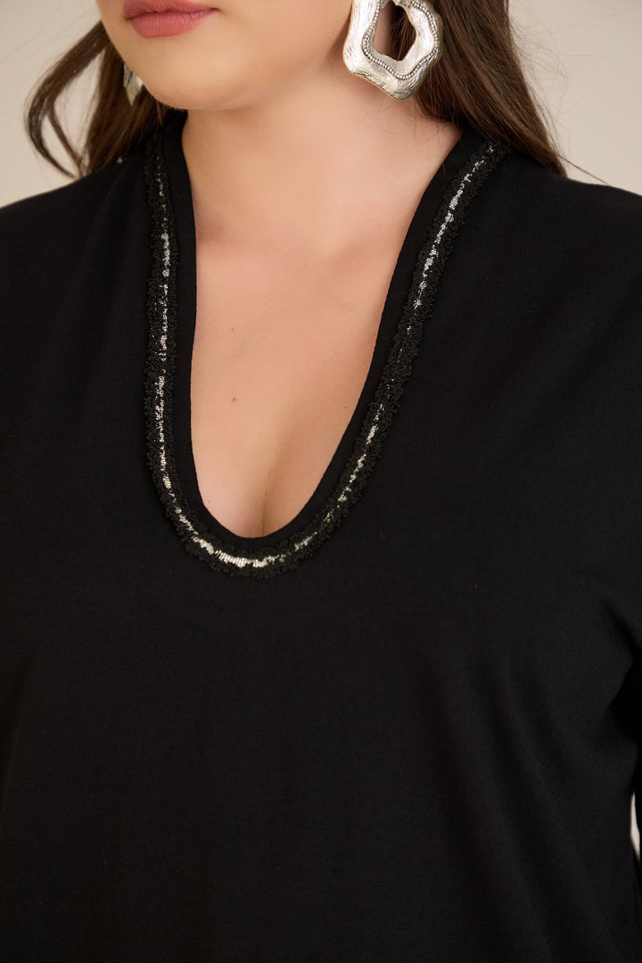 Pamučna bluza s V dekolteom i srebrnim obrubom