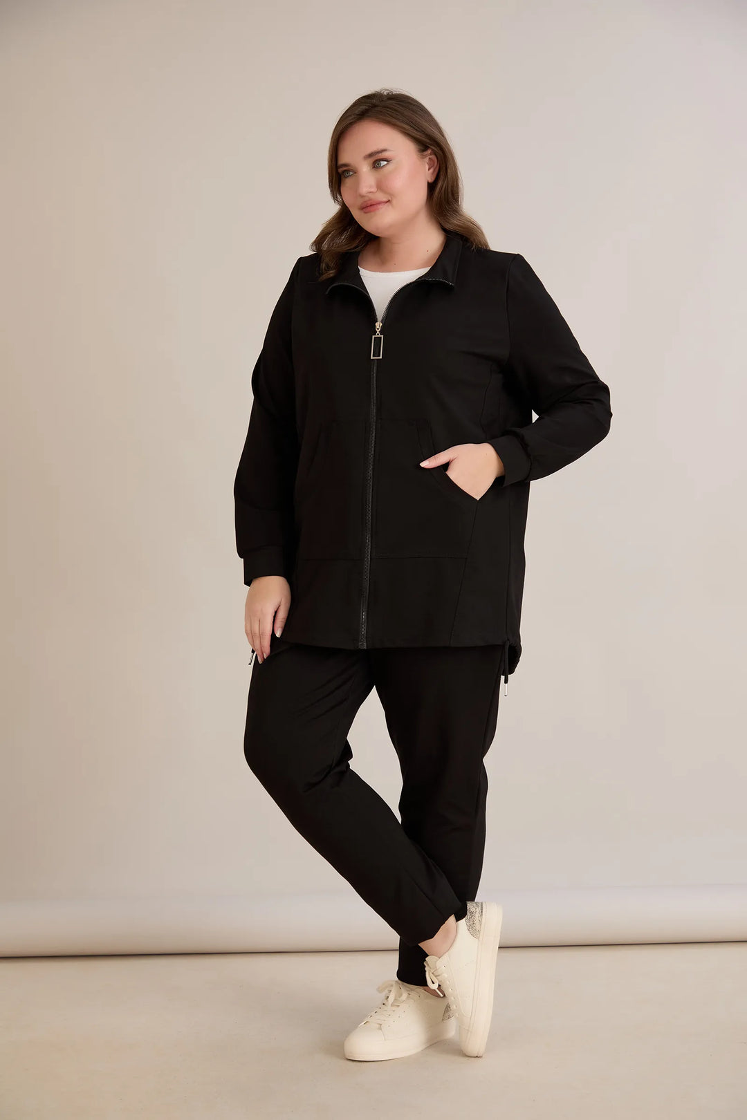 Gornji dio A-oblika s produljenim stražnjim dijelom – crni