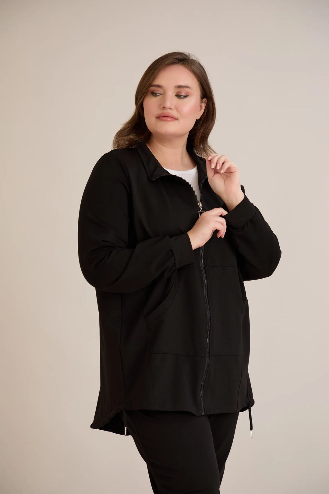 Gornji dio A-oblika s produljenim stražnjim dijelom – crni