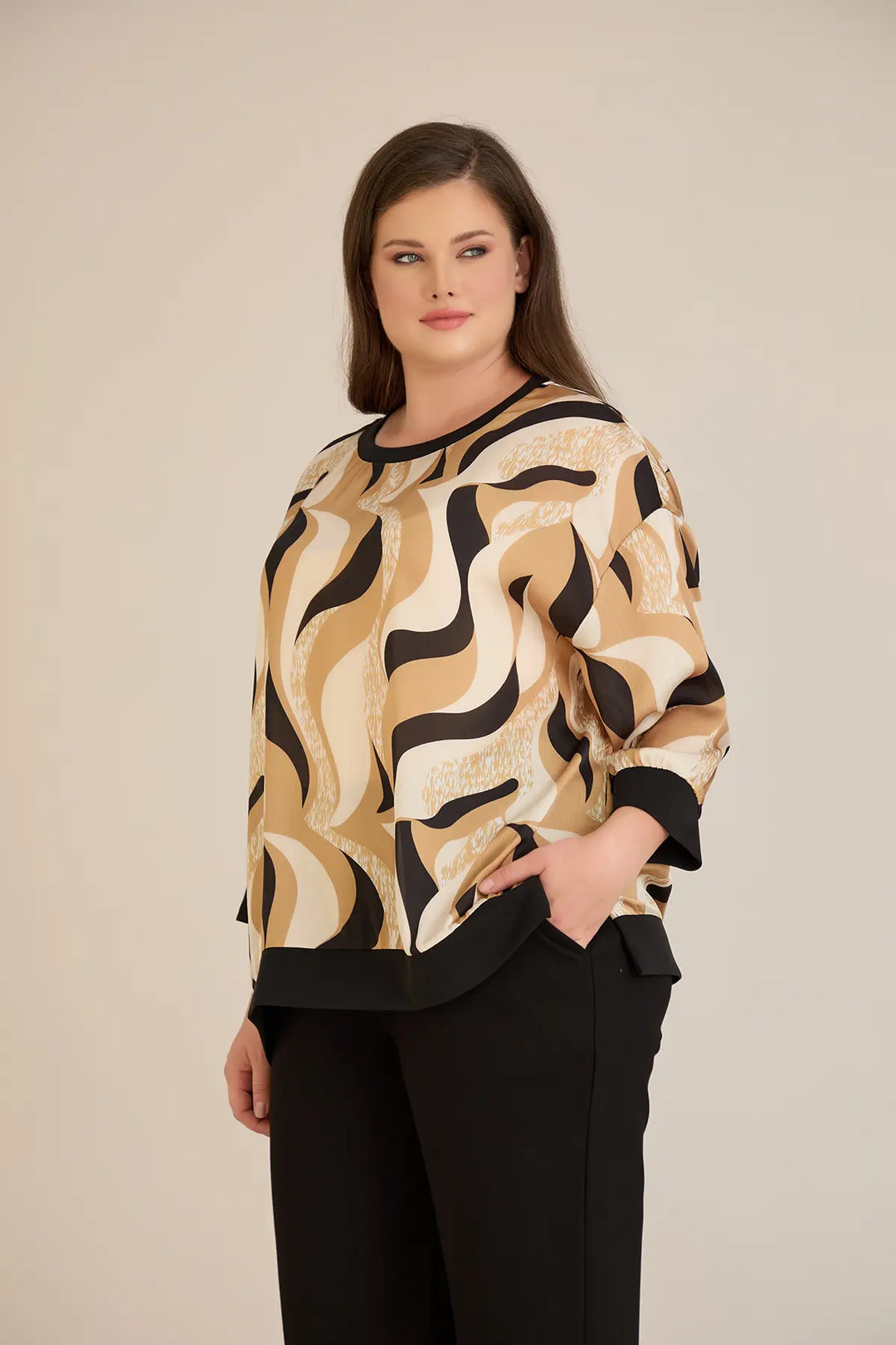 Elegantna bluza s pješčanim uzorkom