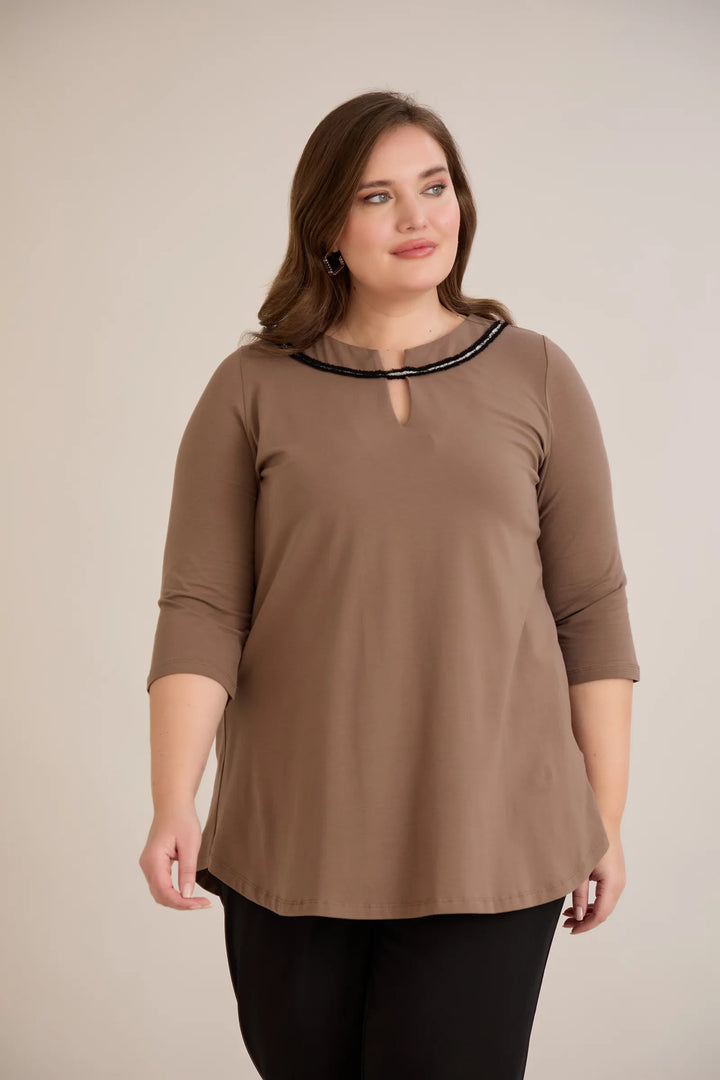 Pamučna tunika s efektivnim izrezom i srebrnim detaljem u moka boji
