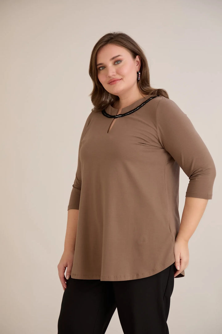 Pamučna tunika s efektivnim izrezom i srebrnim detaljem u moka boji