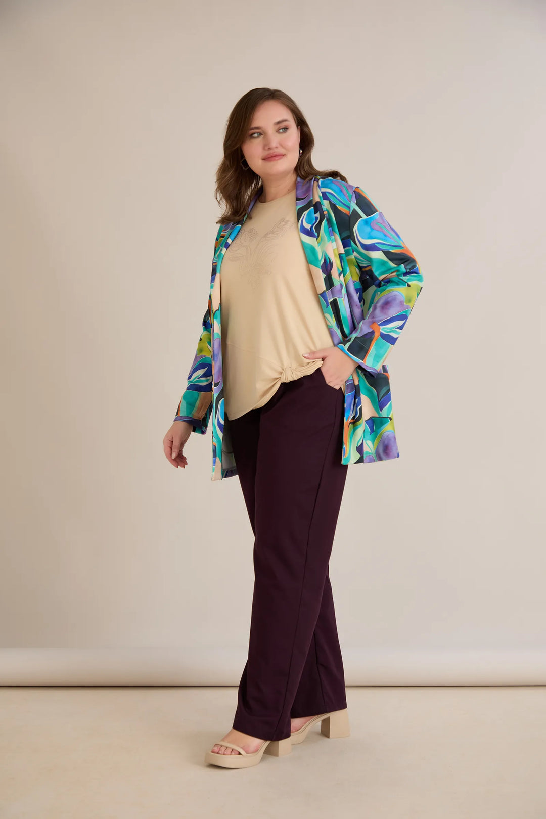 Bluza s atraktivnim detaljem i kamenčićima